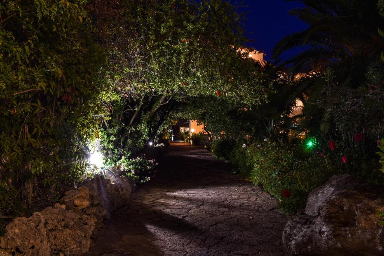 Andriana Aparthotel Agios Georgios  Buitenkant foto